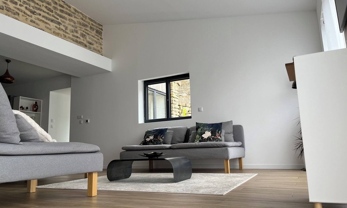Blacy House | Renovated house with all comforts in quiet country setting