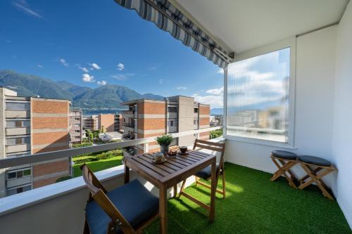 Minusio Apartment | Renovated Lake View Apt with AirCon
