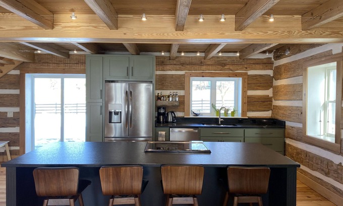 Cross Keys House | Renovated Log House in Harisonburg