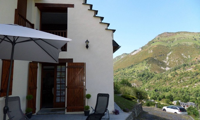 Campan House | Renovated sheepfold in the heart of the Pyrenees