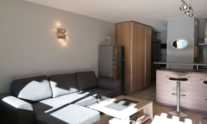 Pra Loup Apartment | Renovated studio for 5, south balcony, private parking in Pra Loup