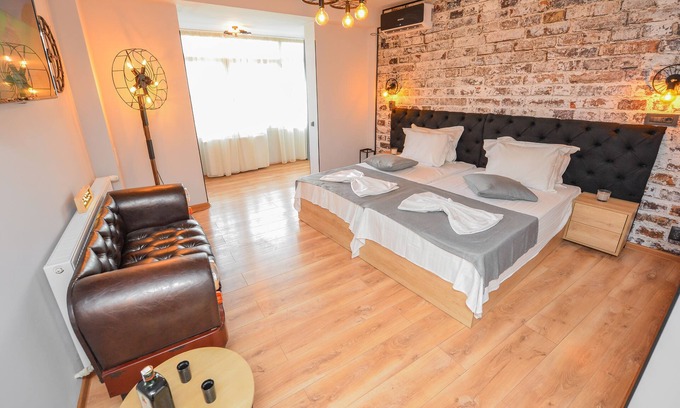 Bucharest City-Centre Apartment | Renovated Studio located next to Cismigiu Gardens