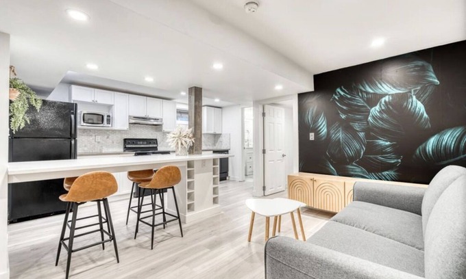 Bankview Apartment | Renovated suite near 17th