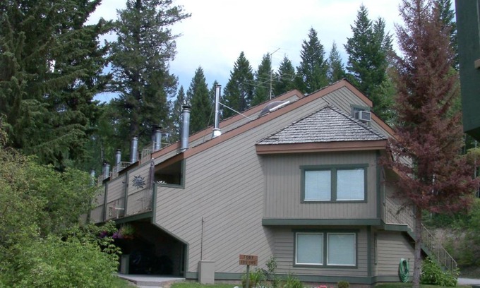 East Kootenay Resort | Rent 2400 - Month! or 179 Nightly! Sept 23-Dec 18 - Akiskinook Beach Resort - 1 Br Condo - Sandy Beach, Pool, Hot Tub, Tennis, Pickle, Basket Ball, Squash, Playground, Golf, Hike, Bike