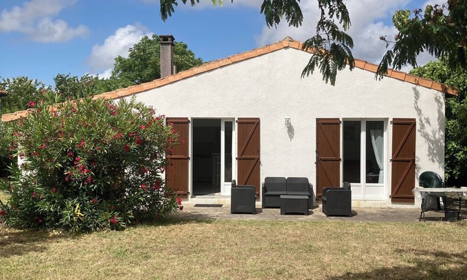 Meschers-sur-Gironde House | Rent large house near Royan, near beaches