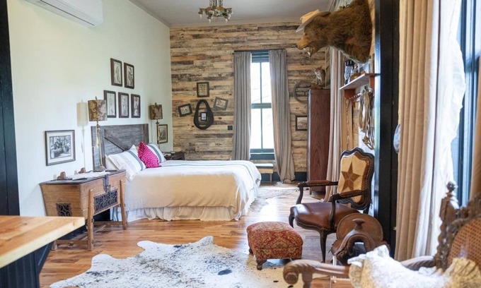Chester Apartment | Rent the 10,000 sq. ft historic 1887 Beard and Lady Inn surrounded by the Ozarks