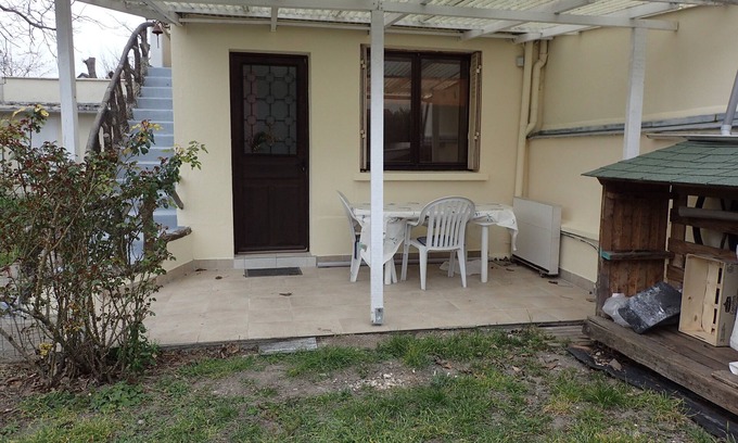 Bry-sur-Marne Apartment | Rental for 4/5 people, Near PARIS by RER A, Bord de Marne.