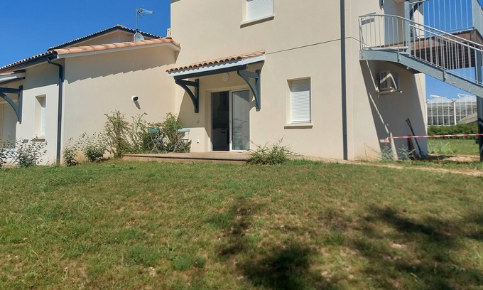 Sainte-Livrade-sur-Lot House | Rental in the countryside for 2 people, from €57 per night