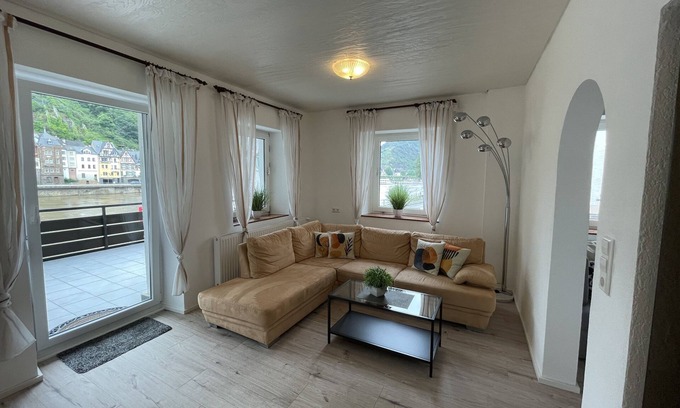 Cochem Apartment | Rental-Nr. 1-Deluxe-Ensuite-Balcony
