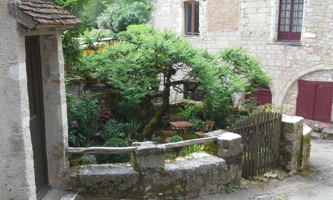 Saint-Cirq-Lapopie Cottage | Rental of charm in Saint Cirq La Popie, medieval village in the Lot
