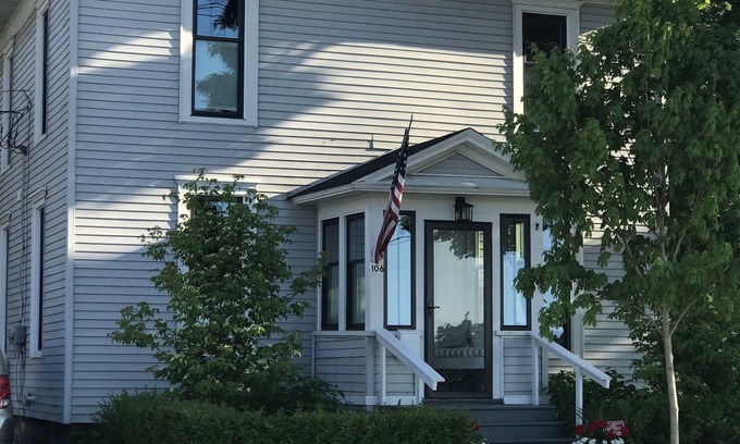 Charlevoix Apartment | RENTING FOR SUMMER NOW. DOWNTOWN 1 BLOCK TO HARBOR