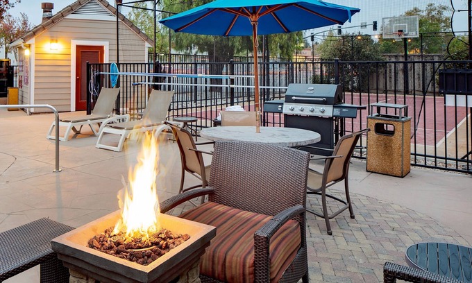 Shoreline West Hotel | Residence Inn by Marriott Palo Alto Mountain View