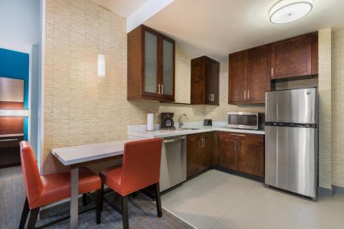 Charlotte Center City Hotel | Residence Inn by Marriott Charlotte City Center