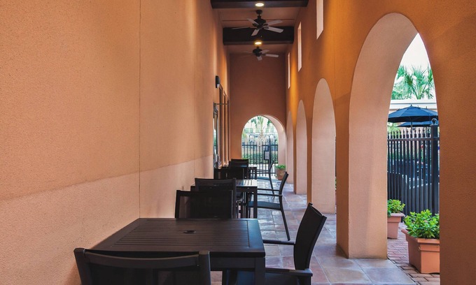 Bonanza Hotel | Residence Inn by Marriott Laredo Del Mar