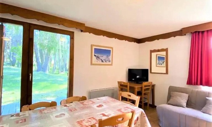 La Joue du Loup Ski Chalet | Residence La Crête Du Berger - 8 people - The shepherd's crest