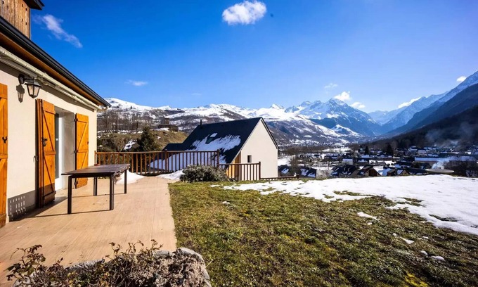 Peyragudes Villa | Residence Mgenos1-genos - Superb house for 10 people Genos, near Lake