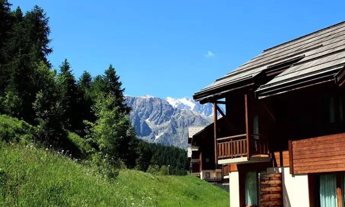 Puy-Saint-Vincent Ski Chalet | Residence Parc Aux Etoiles - CH23PAE - TRIPLEX CHALET IN BORD OF PISTES, 4 CHAMBRES