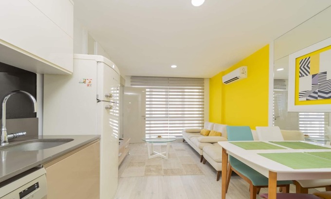Kepez Apartment | Residence w Shared Pool 3 min to Mall of Antalya