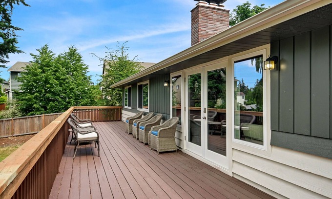 Kent House | Residential Home in Kent East Hill - Entire Main Floor w/ AC - Sleeps 6