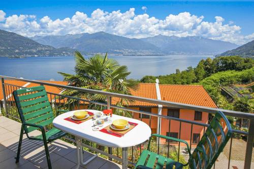 Pino Lago Maggiore Apartment | Residenza Arcobaleno