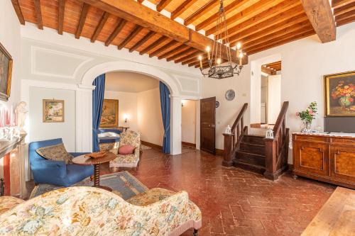 Lucignano House | Residenza d'epoca Alcova