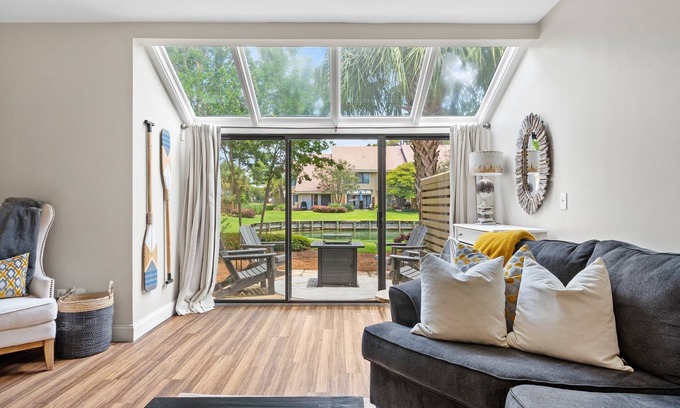 Sandestin House | Resort Beachside 2 BR Townhome sleeps 6 + Golf Cart + Fire pit + Pet friendly!