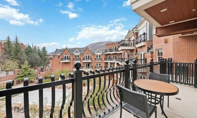 Aspen Apartment | Resort Condo in Aspen -Old Hyatt