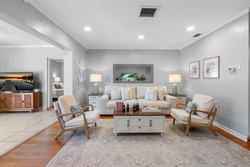 Seminole House | Resort-Style Heated Pool Home - 5 Mins to Beaches