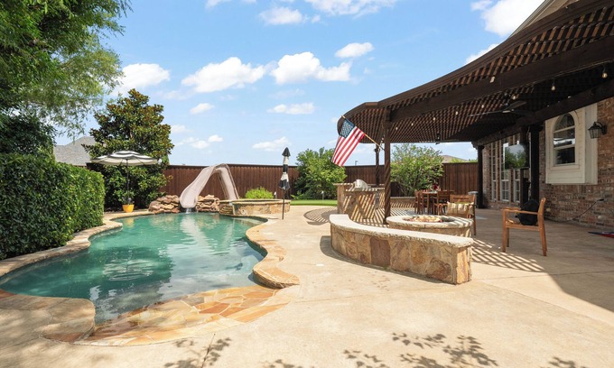 Frisco House | Resort Style Hot tub+ Heated Pool, Family Friendly Backyard, Putting Green & Theater Room