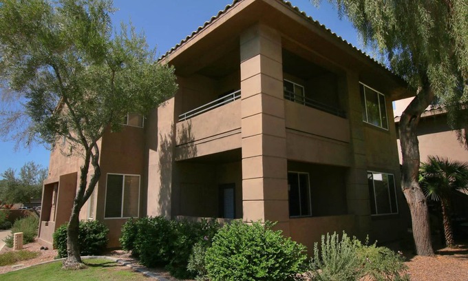 Paradise Valley Village Condo | RESORT STYLE LIVING AT ITS BEST! NO EXPENSE SPARED IN THIS LUXURIOUS CONDO.