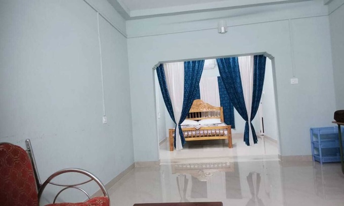 Varkala House | Resort with Swimming Pool and Near To the Beach
