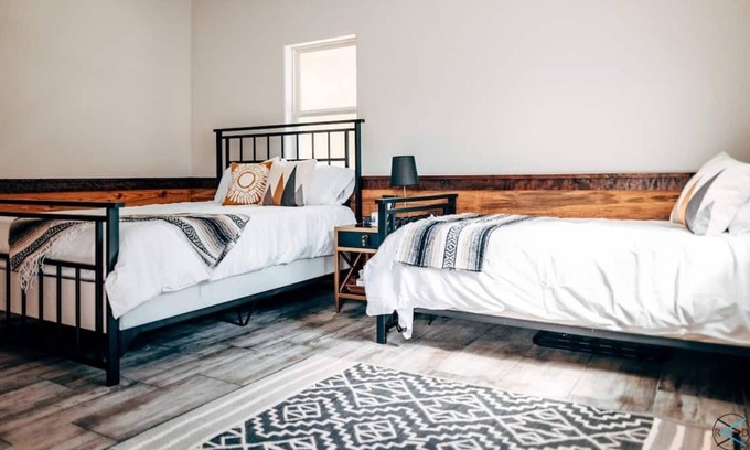 Athens House | RESPITE. Hotel-Style Room on Beautiful Private Campground. Stone 1