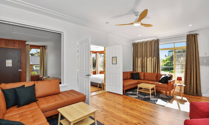 Long Jetty Apartment | Rest and Recover with Sunsets Over The Lake - MAGNESIUM SPA and ICE BATH