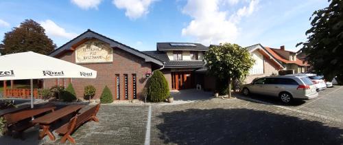 Opole Bed & Breakfast | Restauracja i Noclegi Pod Kasztanami