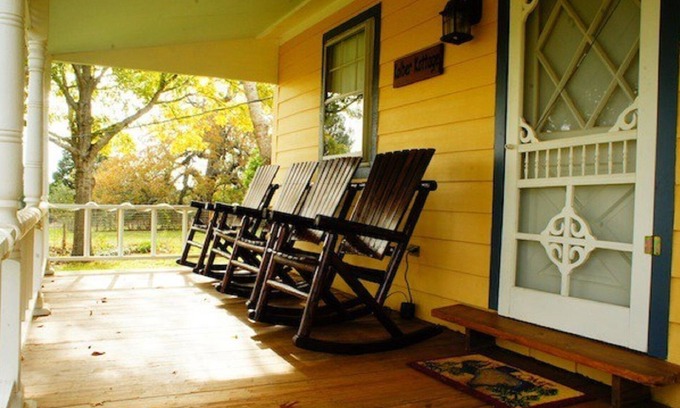 Burton Bed & Breakfast | Restful Country Charm, World Renowned Antiquing, Concerts and Shakesperean Plays