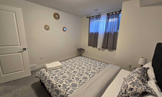 Airdrie House | RestInhive