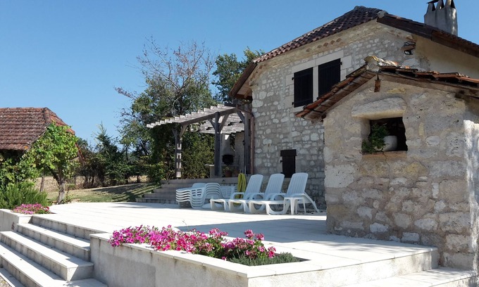 Labarthe Cottage | Restored french rural country cottage with heated pool and peaceful grounds