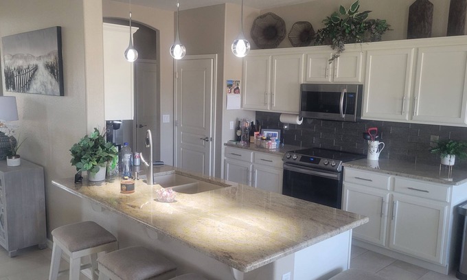 Springfield Lakes House | Retirement Vacation Rental on Golf Course in AZ