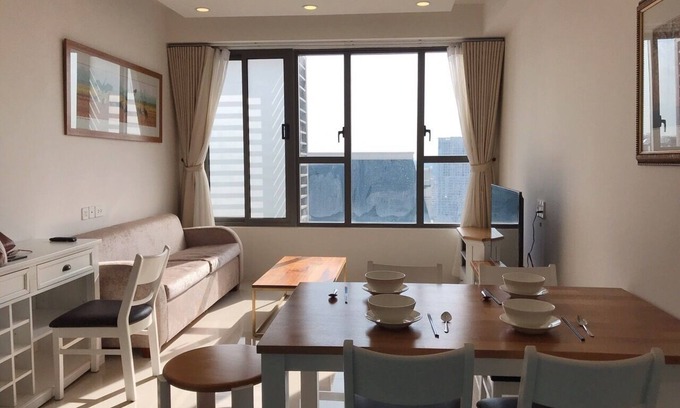 Bach Dang Riverside Apartment | Retreat in the nice and relaxed apt* 3 mins to Ben Thanh Market*Rooftop Garden
