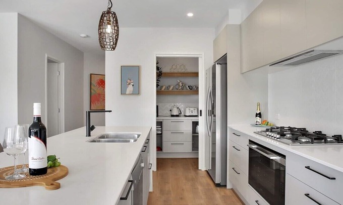Grovedale House | Retreat on Bedajanawa