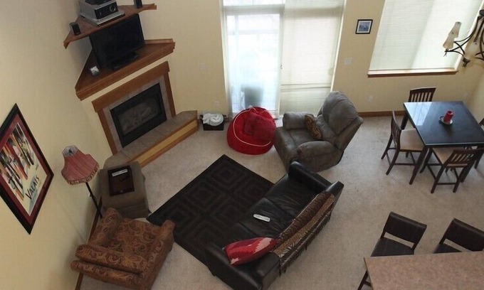 Silverthorne Condo | Retreat on the Blue River 2 Bedroom/2.5 Bath In Summit County (Sleeps 6)