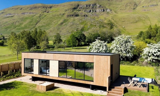 Glasgow Cabin | Retreat to the Campsies