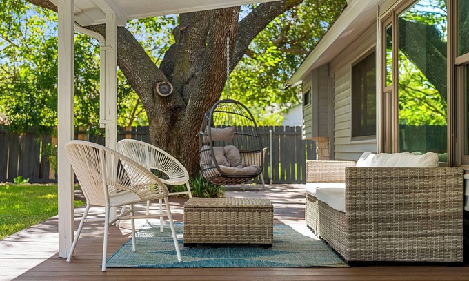 Town And Country Park Addition House | Retreat with Trails+ Shaded Yard+ Near Apple+ Domain