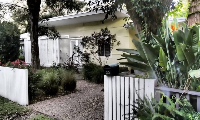 Pearl Beach House | Retro Beach House on Pearl Beach