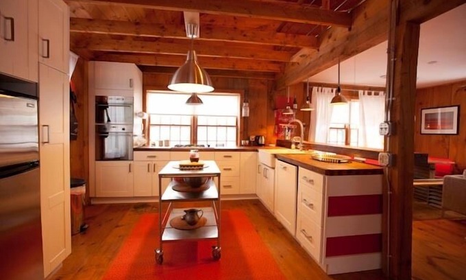 Grafton Apartment | Retro Modern Barn Apartment in the Heart of Grafton