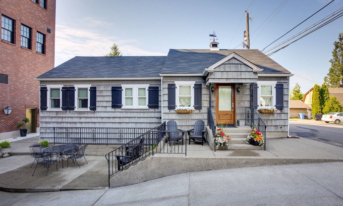 West End House | Retro-Style Home in Ruston: Walkable Location!