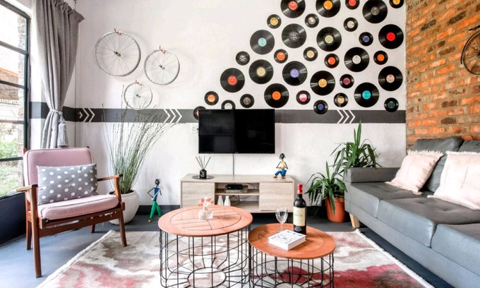Centurion House | Retro-Vintage New Yorker Apartment in Centurion