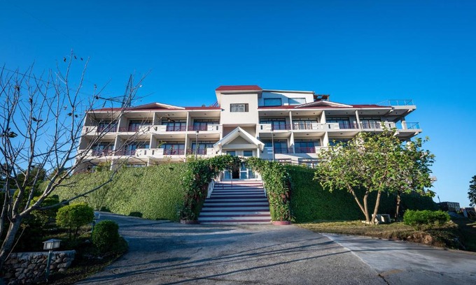Sirala Hotel | Revathi Resorts