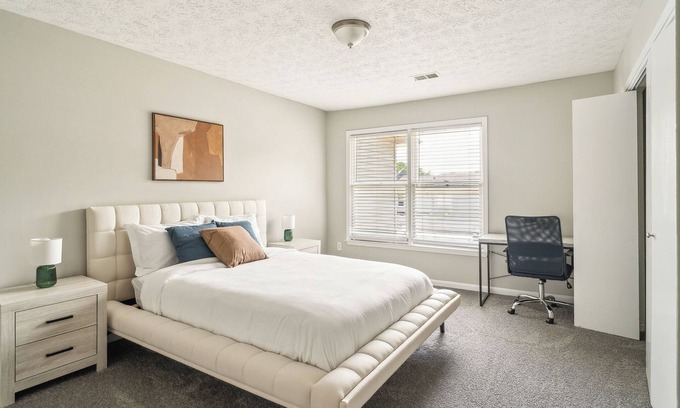 Ellenwood Apartment | Rex Townhomes 2411R I Spacious 1 Bed 1.5 Bath