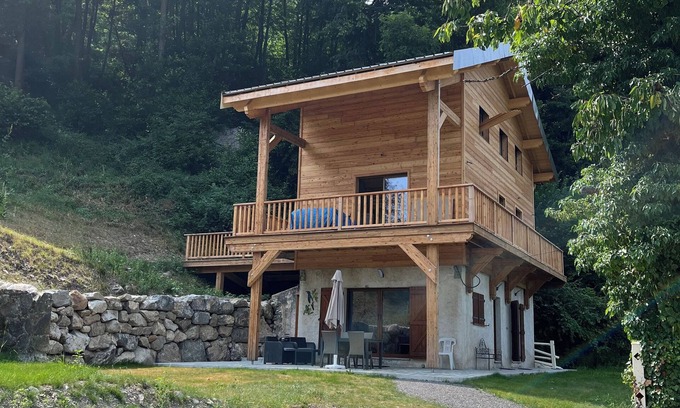 Saint-Martin-Vesubie Ski Chalet | Rez de Chaussé de Chalet Avec Jardin, Calme et Proche du Village Pour 2 Adultes